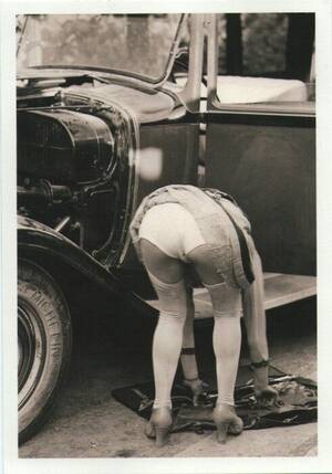 1920s Vintage Porn Car - Flapper fixin' car