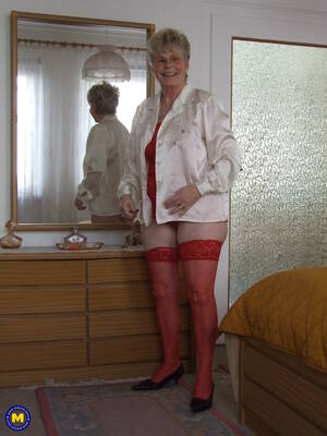 Bedroom Mature Porn - German amateur granny sexposes in the bedroom - Mature.nl