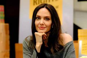 Angelina Jolie Lesbian Porn - 7 Hollywood actresses who have had lesbian encounters in the past