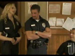 lesbo cop - Lesbian Cop Takes Off Her Uniform and Fucks a Suspect | Any Porn