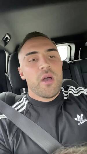 Adidas Blowjob Porn - Cheeky Aussie gets a blowjob in his car - ThisVid.com