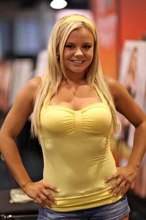 Average Female Porn Stars - Are Porn Stars Better in Bed Than the Average Woman? | CafeMom.com