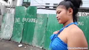 curvy asian suck - Curvy Asian sucks the cum right out of strangers dick - XNXX.COM