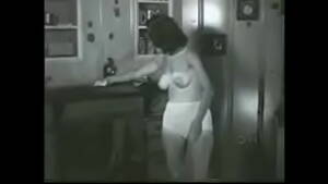 50s Style Housewife Porn - 1950's Housewife gets naked - XNXX.COM