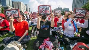 korean public upskirt - Seoul to inspect thousands of toilets for spy cams, but women say not  enough being done | CNN