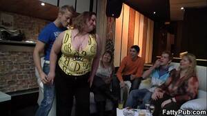 Fat Girl Sex Party - Chubby party girl - XVIDEOS.COM