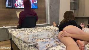 cheating friend - Caught My Cheating Girlfriend With Best Friend - VÃ­deos Pornos Gratuitos -  YouPorn