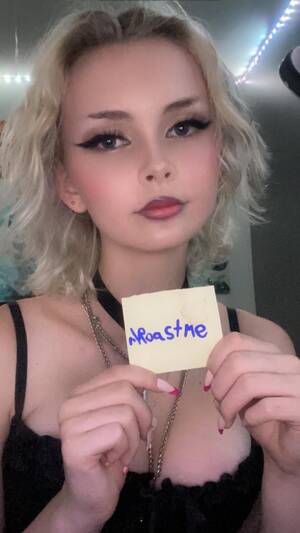 Dove Cameron Having Sex - Im an ALT cosplayer with Tourette's, do your worst. : r/RoastMe
