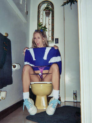 Alana Evans Porn Bathroom - Alana Evans free pornstar picture 01