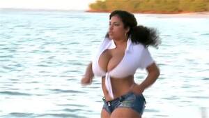 Big Bouncing Tits On Beach - Watch Izzy's Run accross the beach. - Mizz Issy, Massive Tits, Bouncing  Boobs Porn - SpankBang