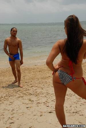 interracial coed bikini beach - Interracial Beach Pictures - YOUX.XXX