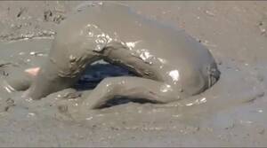 japanese mud sex - Japanese girl playing in mud 2 - ThisVid.com