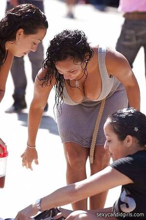 huge boobs downblouse - Huge Boobs Woman Candid Downblouse â€“ Sexy Candid Girls