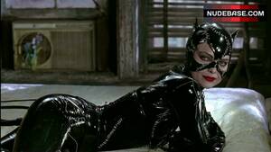 Michelle Pfeiffer Catwoman Porn - Michelle Pfeiffer in Latex Cat Costume â€“ Batman Returns (1:32) |  NudeBase.com