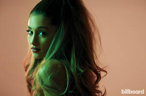 Ariana Grande Mom Porn - Ariana Grande & Mom Blast U.K. Ferry Over Dog Treatment | Billboard â€“  Billboard