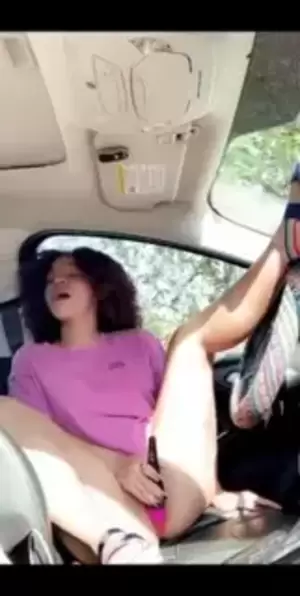 light skin ebony girl masturbate - Light Skinned Girl Masturbating in Car | xHamster