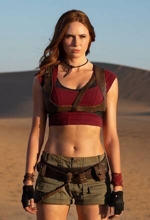 Karen Gillan Lesbian Porn - Clatto Verata Â» Karen Gillan & Her Sexy Booty Shorts Return In 'Jumanji:  The Next Level' - The Blog of the Dead