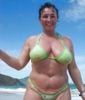 Candid Mature Beach - Voyeur candid beach amteur mature swimsuit frauen am strand - ZB Porn