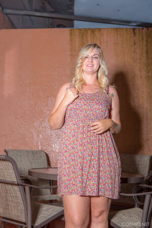 blonde nerd carrie - Chubby blonde hottie Carrie totally naked on the patio - Nerd Nudes