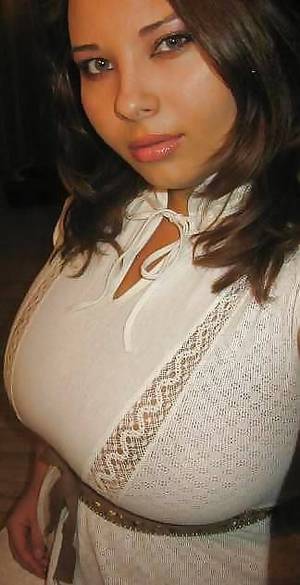 Big Naturals Clothed - I like em big and bouncy.