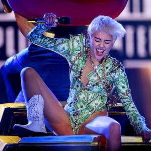 Miley Cyrus Hardcore Porn - Miley Cyrus: Bangerz Tour, O2 Arena - music review | London Evening  Standard | Evening Standard