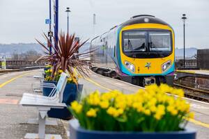 Girlsdoporn Ashley Han - C185 Train | TransPennine Express