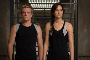 Hunger Games Catching Fire Porn - Jennifer Lawrence, Josh Hutcherson Are 'a Distraction' in New 'Hunger Games:  Catching Fire' Clip (Video)