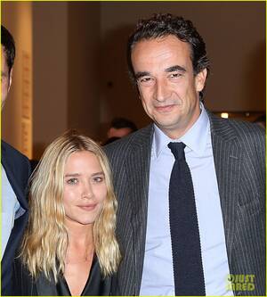 Mary Kate Olsen Porn - Mary-Kate Olsen & Olivier Sarkozy: Take Home a Nude Art Auction!: Photo  2969097 | Mary-Kate Olsen, Olivier Sarkozy Photos | Just Jared:  Entertainment News