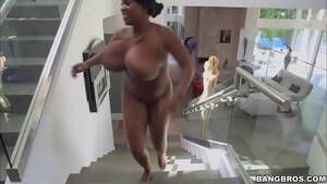 Big Tits Runner - Big Ebony Tits Swaying Running - XNXX.COM