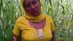 desi bhabhi xxx gonzo movie - Indian Punjabi girl Fucked In Open Fields In Amritsar