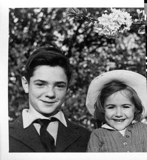 Esprit Famille 1940 Porn Movie - La parfaite complice de son frÃ¨re Jacques, vers 1940