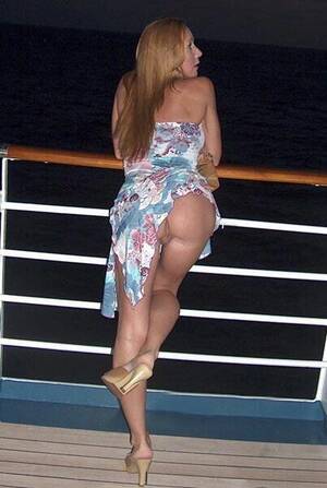 cruise ship upskirt - Cruise ship upskirt . Nude pics.