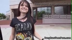 groupie bang bus - Groupie fucks for tickets on the bus 1 - XVIDEOS.COM