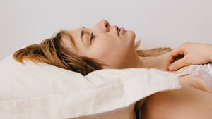 Female Orgasm During Sex - Is the Female Orgasm Obvious? 4 People with Clitoris Describe The