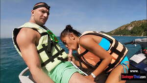 gives public blowjob - Amateur Thai girlfriend gives him a blowjob in public - XVIDEOS.COM