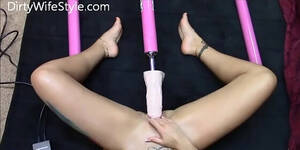 Dildo Big Toy - Sexy Milf Gets Machine Fucked By Big Dildo HD SEX Porn Video 1:40