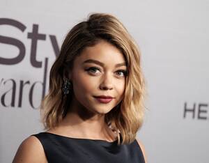 Modern Family Haley Tits - Modern Family's Sarah Hyland's X-rated nude photos and video leak online -  IBTimes India