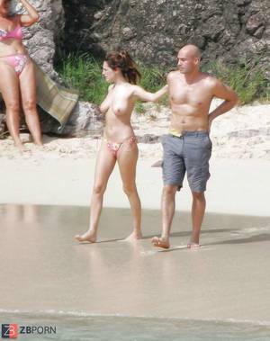 Kelly Brook Lesbian Porn - Kelly Brook Nude