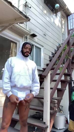 Big Dick Black In Public - Public Fun: BIG BLACK DICK CUMMING OUTSIDE 2 - ThisVid.com