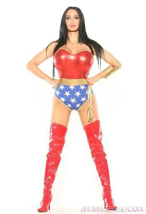 Amy Anderssen Wonder Woman Porn - Amy Anderssen as Wonder Woman