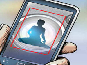 Girl Blackmail Porn - 2 Mumbai girls face porn blackmail, Gujarat man held | Mumbai News - Times  of India