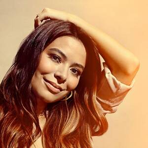 Miranda Cosgrove Fuck Old Man - JoJo Siwa, Bella Thorne & Miranda Cosgrove: The 30 Under 30 Hollywood Class  Of 2022 Breaks The Rules