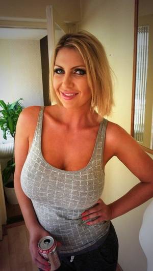 brazzers blonde milf - #bob #blonde #milf #porn #star #fit @kaizenxxx @Brazzers  http://t.co/8AW5L9477b\