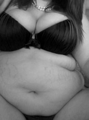 fat stretch marks - Love seeing pics with stretch marks.