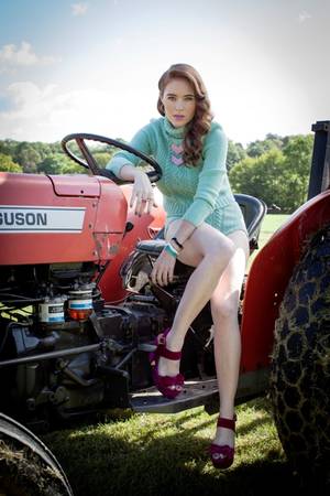 Anna Lou Vintage Pregnant - The beautiful Angela Scanlon | Anna Lou of London Lookbook http://www.