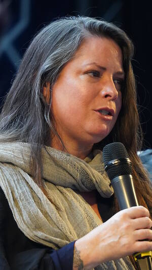 holly marie combs - Holly Marie Combs â€” WikipÃ©dia