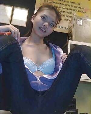 Malaysian Lingerie Porn - Malay girl exposing her lingerie Porn Pictures, XXX Photos, Sex Images  #1382950 - PICTOA