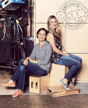 Laurie Metcalf Big Bang Theory Porn - Big Bang Theory & Young Sheldon: Laurie Metcalf & Daugther Zoe Perry  Interview