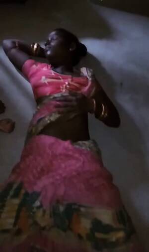 housewife pussy indian sari lifting - Adivasi Lady Getting Her Pussy Exposed By Lifting Saree - EPORNER