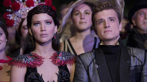 Catching Fire Hunger Games Katniss Porn - The Hunger Games: Catching Fire' Review: New Director Sparks Sequel